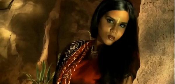 Observe The Erotic Indian Dancer
